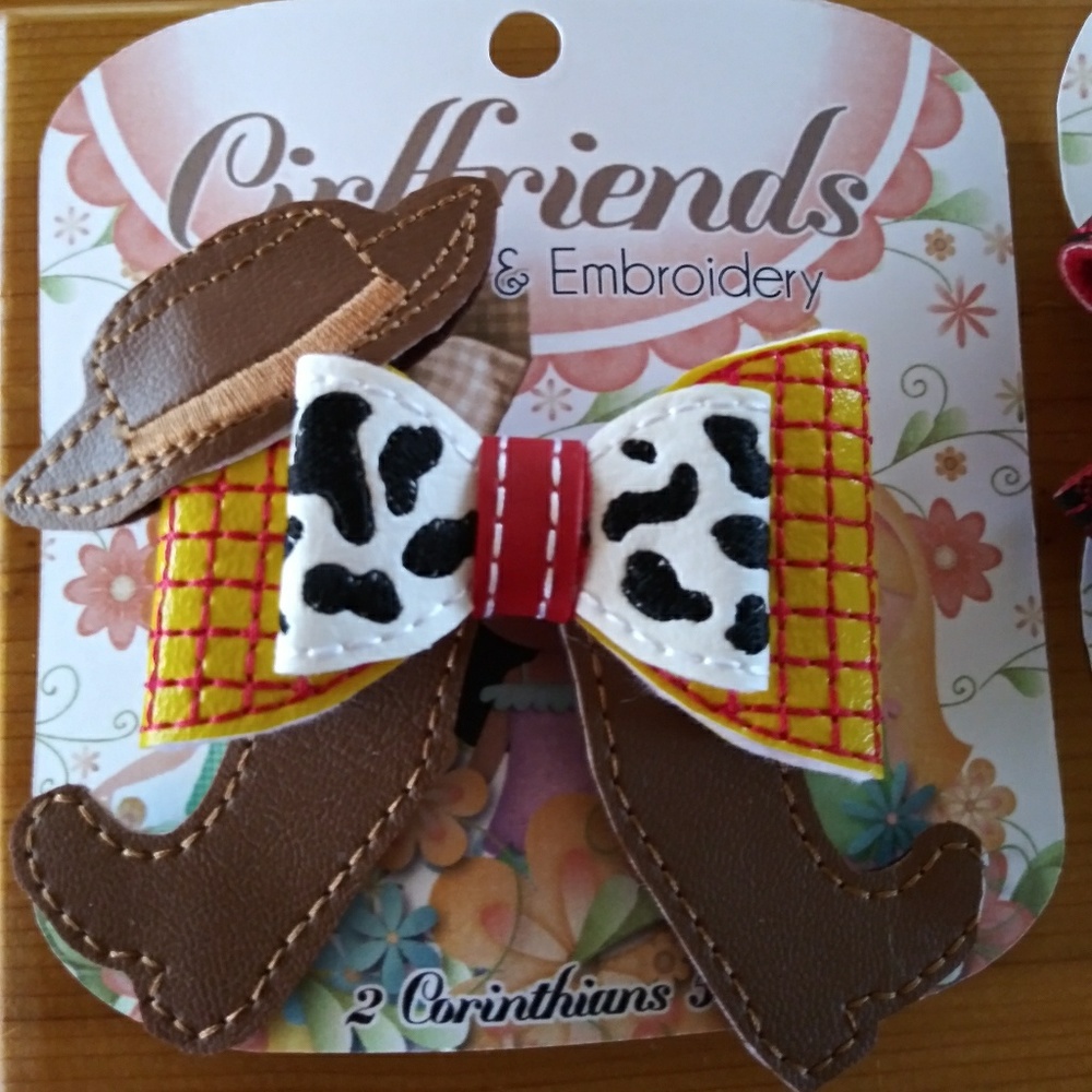 Woody Cheer Bow